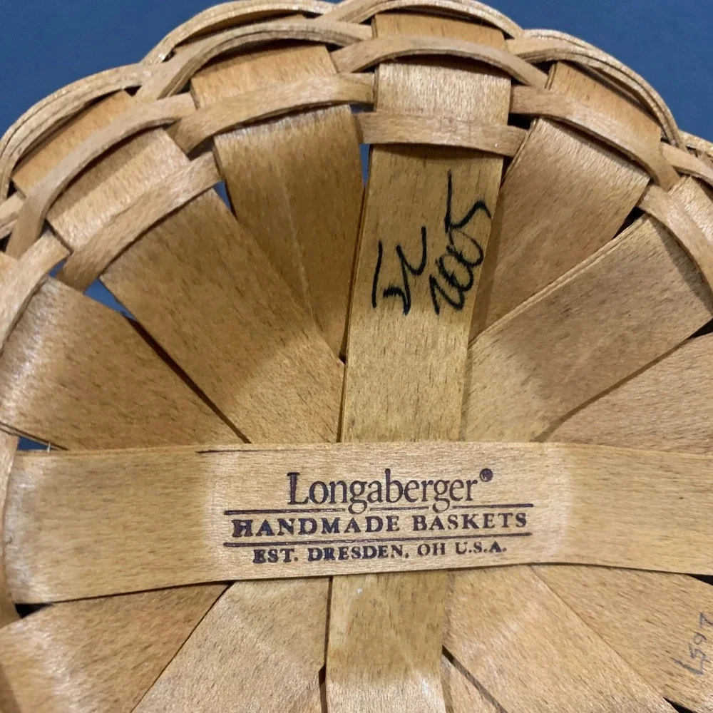 Vintage Longaberger Basket 2005 Holiday Helper Woven Dresden Ohio USA‎
